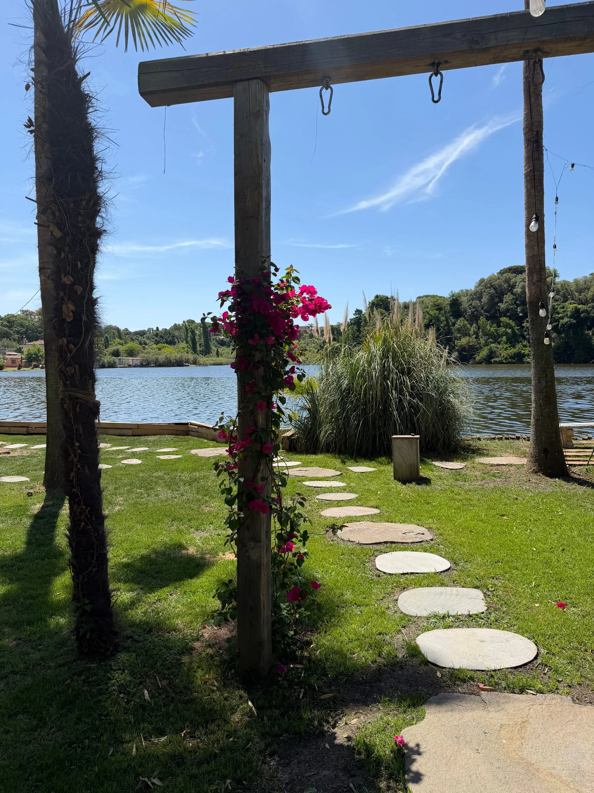 The Colomba tropical garden by the lake